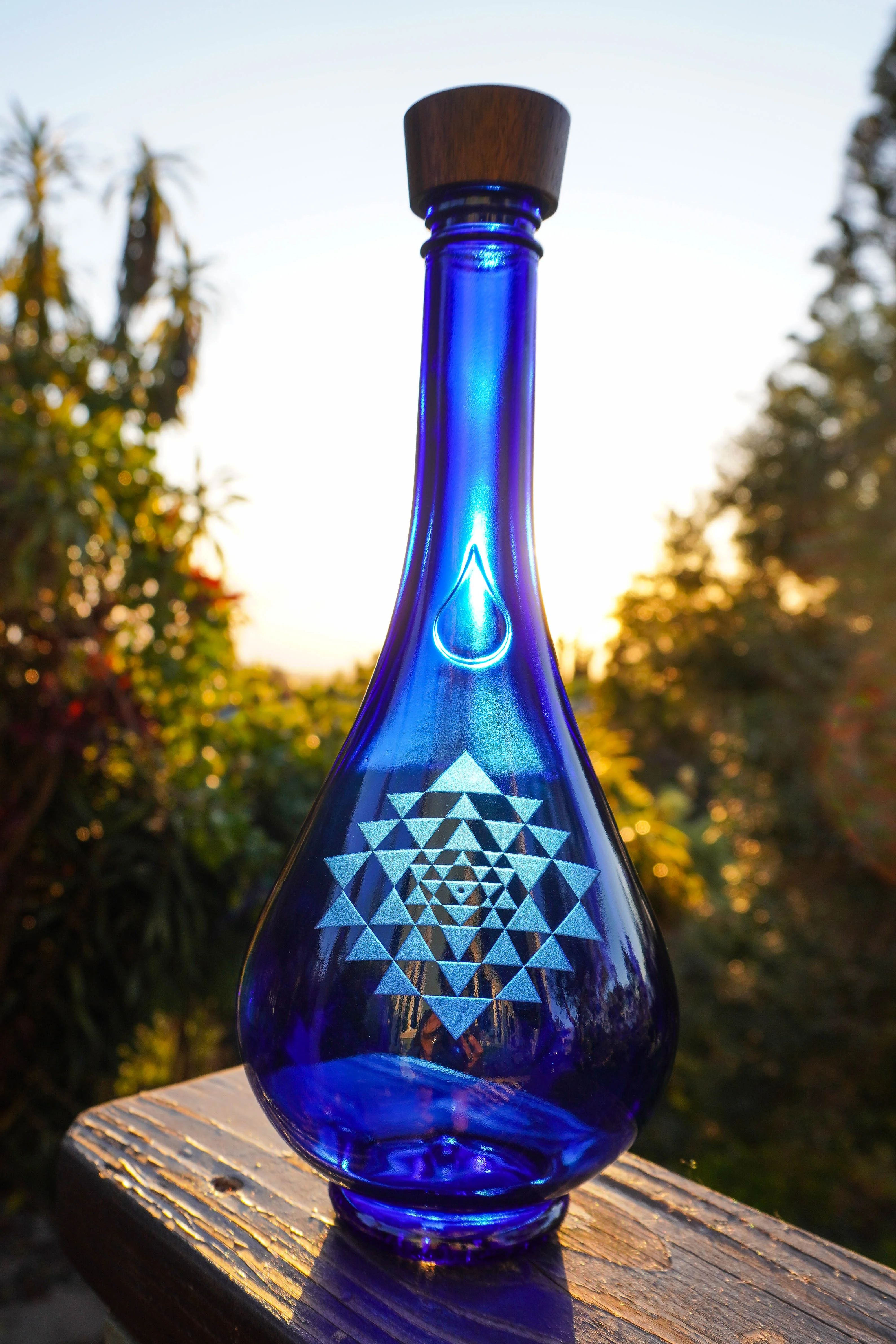 Genie LARGE Sandblasted  Water Drops 750ml/25 oz - Image 7
